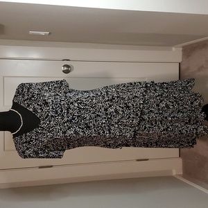 Dress Barn women's Tiered Dress size 16 Stretchy lined EUC